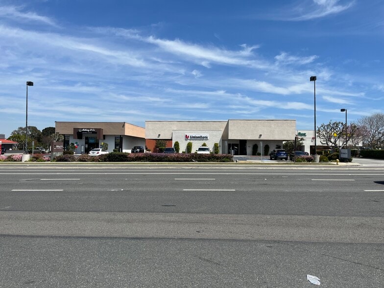 24030 Hawthorne Blvd, Torrance, CA for rent - Building Photo - Image 2 of 3