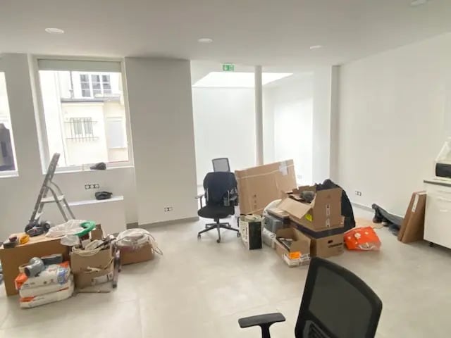 Office in Paris to rent Interior Photo- Image 1 of 6