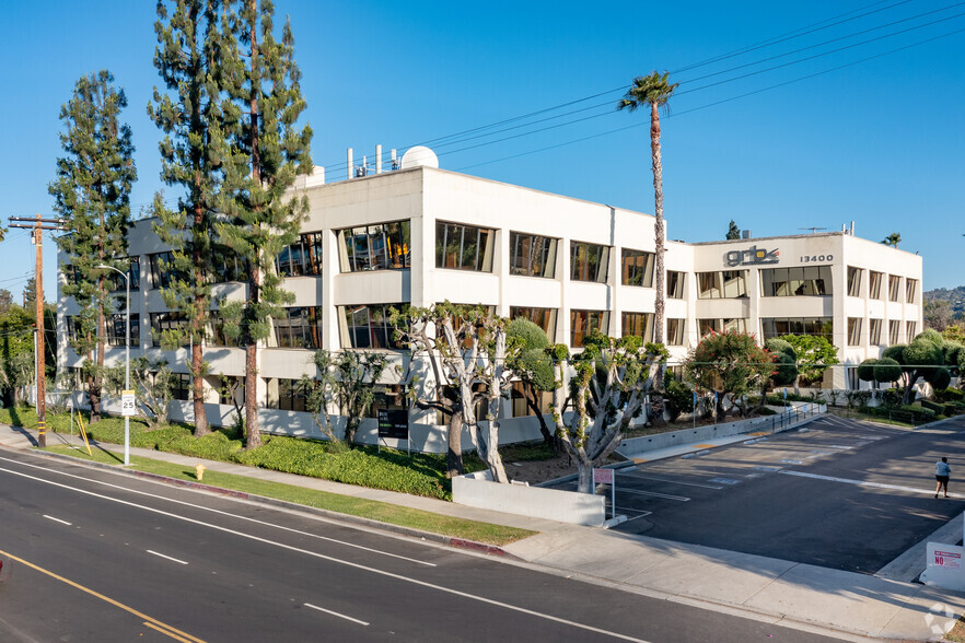 13400 Riverside Dr, Sherman Oaks, CA for rent - Building Photo - Image 1 of 5