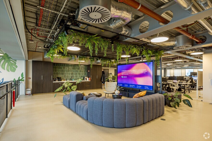 103-105 Bunhill Row, London to rent - Interior Photo - Image 3 of 37