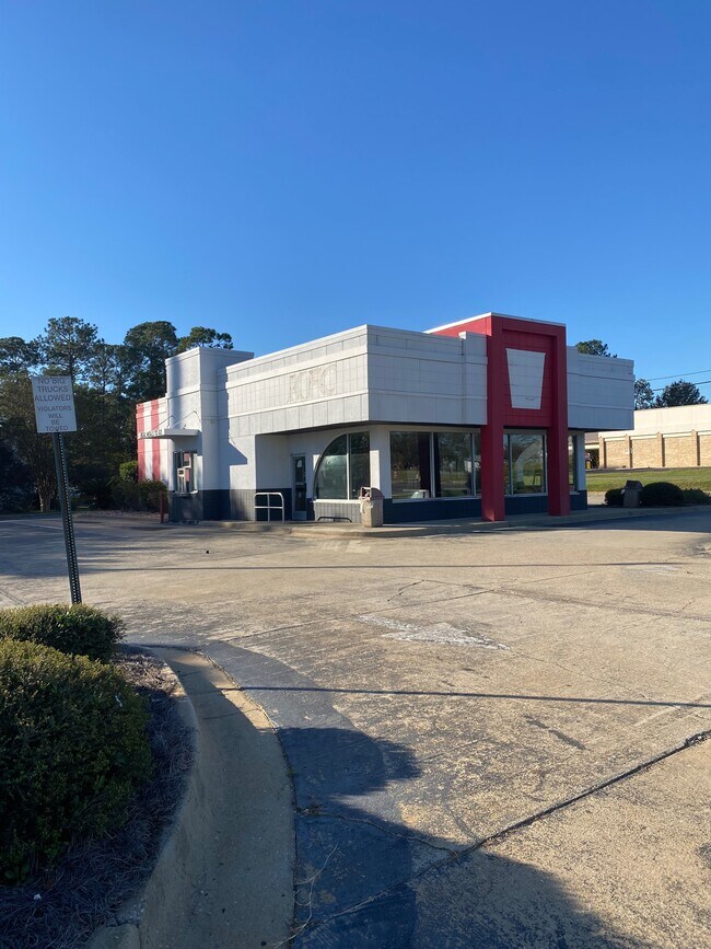More details for 710 E Washington Ave, Ashburn, GA - Retail to Rent