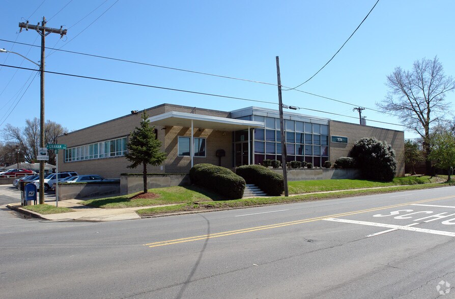 1514 N Graham St, Charlotte, NC for rent - Building Photo - Image 3 of 5