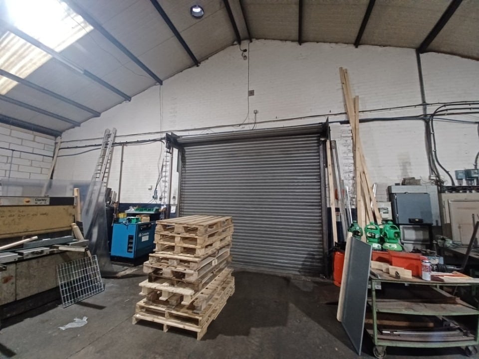 Old Wolverton Rd, Milton Keynes, BKM MK12 5NP - Unit 1 - - Interior Photo - Image 2 of 5