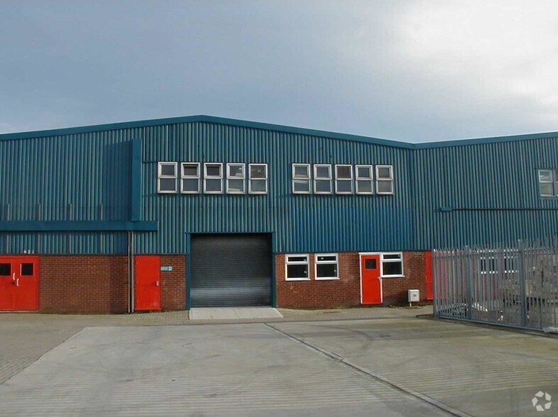 Brunel Dr, Newark to rent - Building Photo - Image 2 of 4