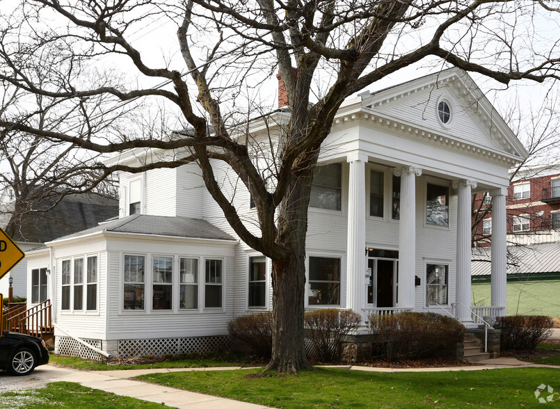 18 S Lake St, Grayslake, IL for sale - Primary Photo - Image 1 of 1