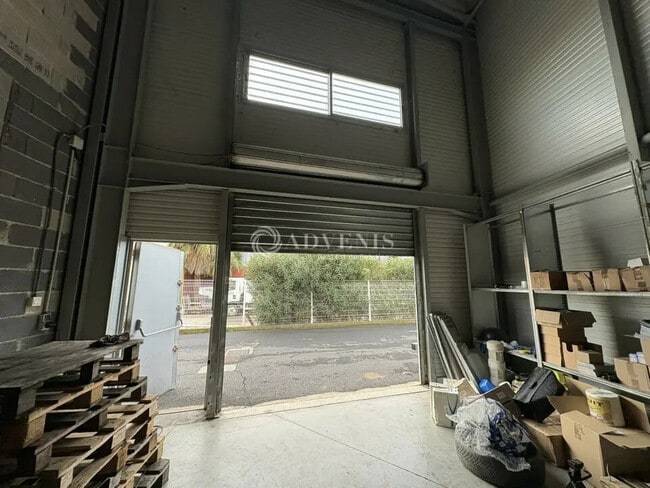 Location Entrepôt 91 m²