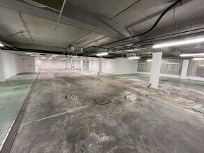 Industrial in Aubergenville for sale Interior Photo- Image 2 of 4