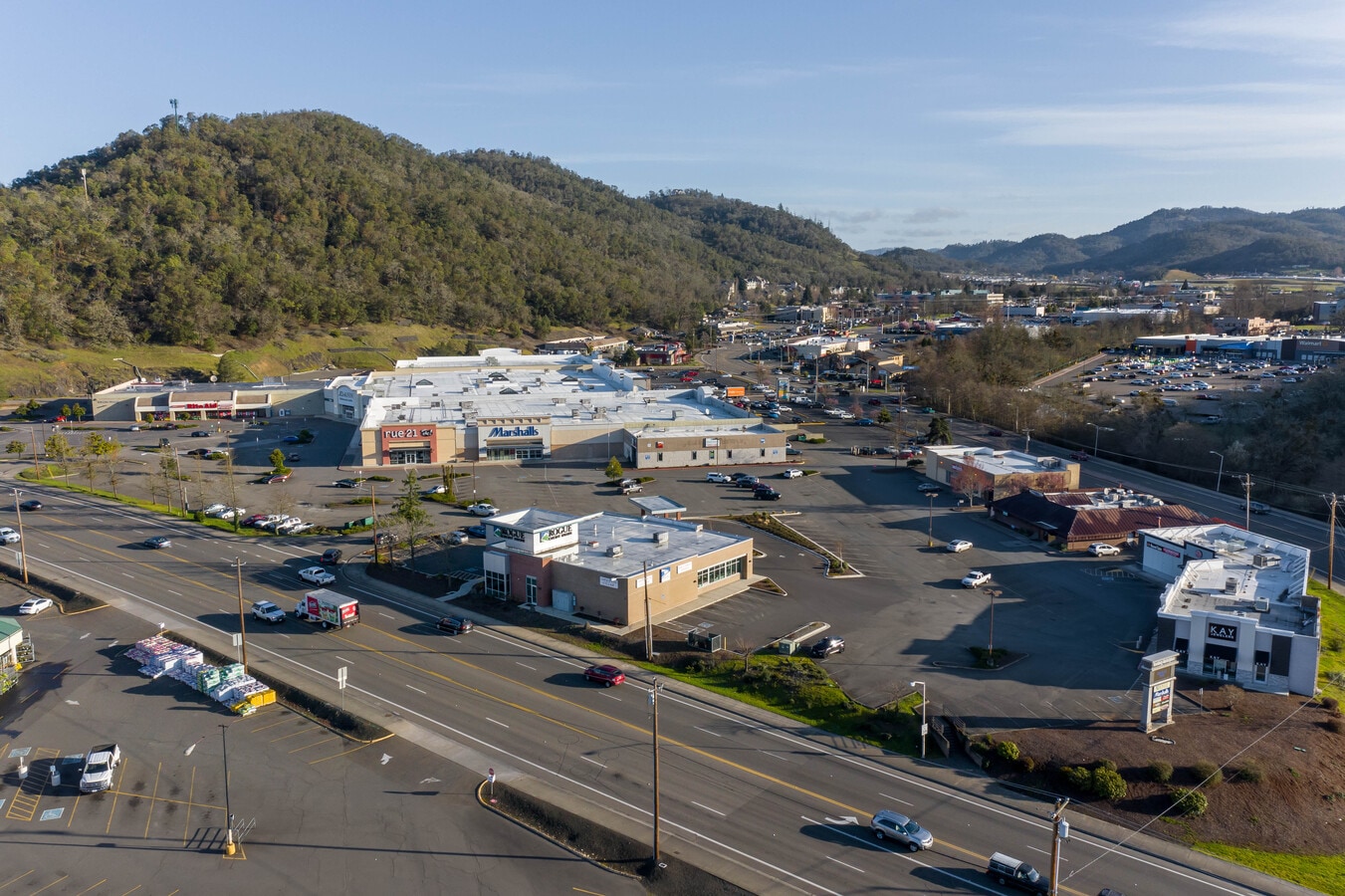 1444 NW Garden Valley Blvd, Roseburg 97471 Roseburg Valley Mall