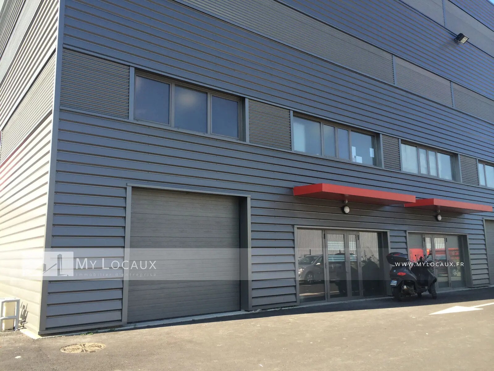 Light Industrial in Villeneuve-la-Garenne to rent Building Photo- Image 1 of 7