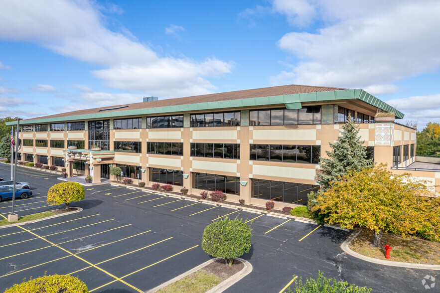 1000 Royce Blvd, Oakbrook Terrace, IL for rent - Building Photo - Image 1 of 12