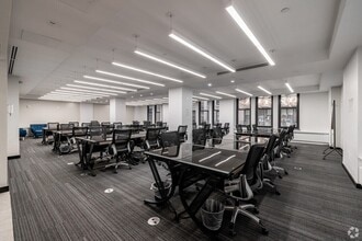 15 W 38th St, New York, NY to rent Interior Photo- Image 1 of 3