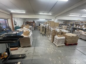 43 Woolmer Way, Bordon to rent Interior Photo- Image 2 of 2