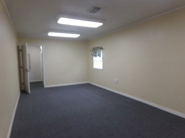 1294 SE 24th Rd, Ocala, FL for rent - Building Photo - Image 3 of 6