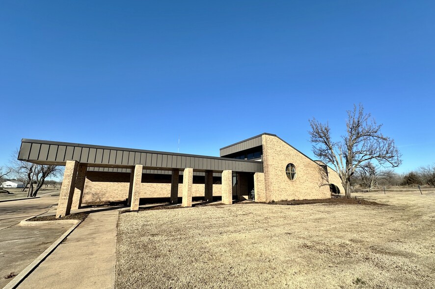 8701 N Kelley Ave, Oklahoma City, OK for rent - Building Photo - Image 1 of 21