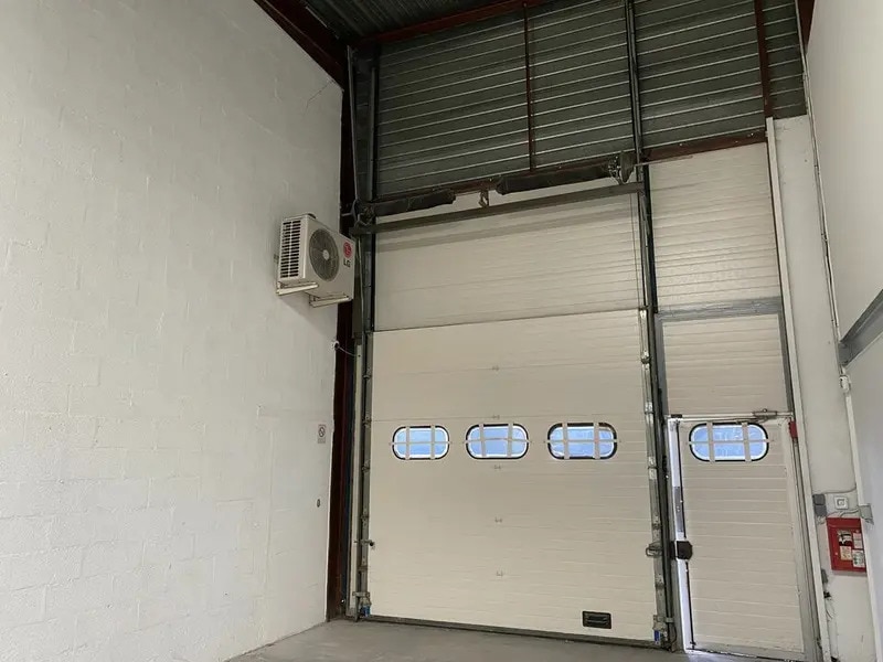 Light Industrial in Lisses to rent Interior Photo- Image 1 of 13