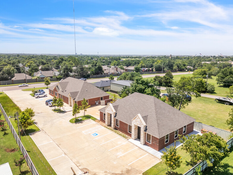 207 E. Memorial Road, Oklahoma City, OK for rent - Building Photo - Image 2 of 14