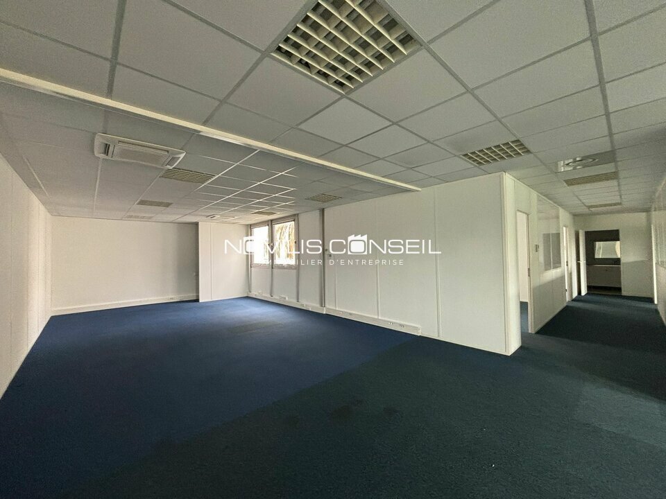 Office in Labège to rent Interior Photo- Image 1 of 8