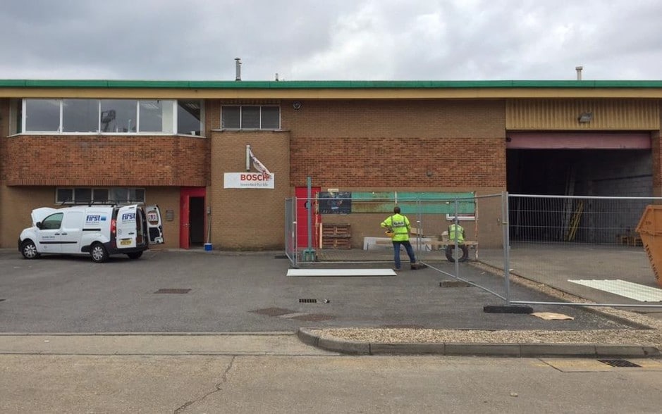 Willow Ln, Mitcham to rent - Primary Photo - Image 2 of 2