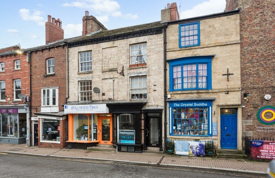 22 High St, Knaresborough for rent - Primary Photo - Image 1 of 1