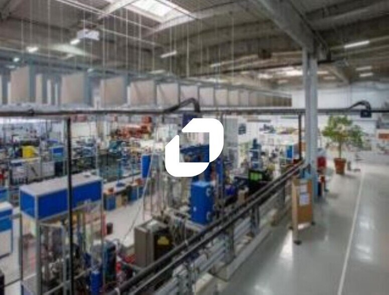 Industrial in Roissy-en-France to rent - Interior Photo - Image 3 of 6