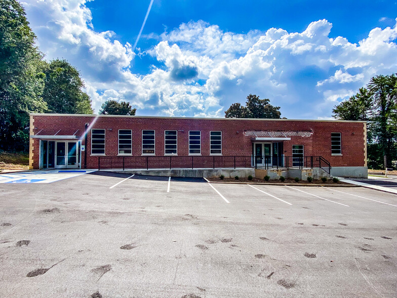 745 Wade Hampton Blvd, Greenville, SC for sale - Building Photo - Image 1 of 1