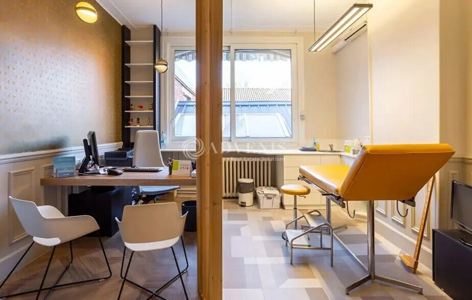 Office in Montpellier to rent - Interior Photo - Image 1 of 2