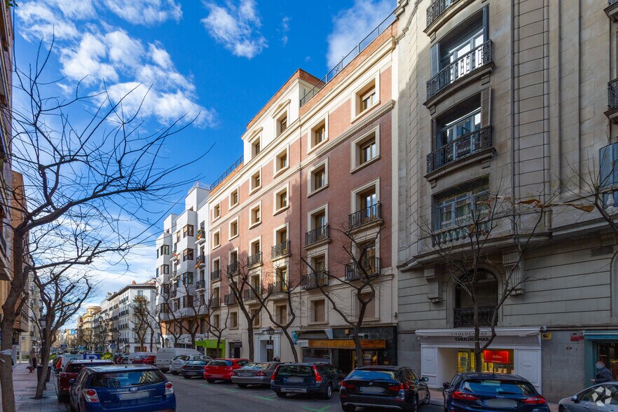 Calle de Ayala, 27, Madrid, Madrid for rent - Primary Photo - Image 1 of 3