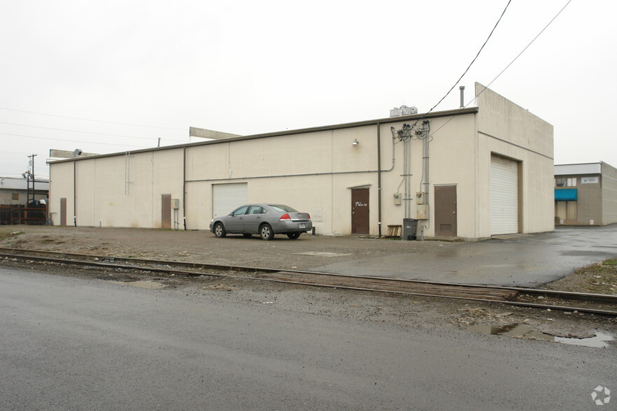 930-934 N Lake Rd, Spokane, WA for rent - Building Photo - Image 2 of 2