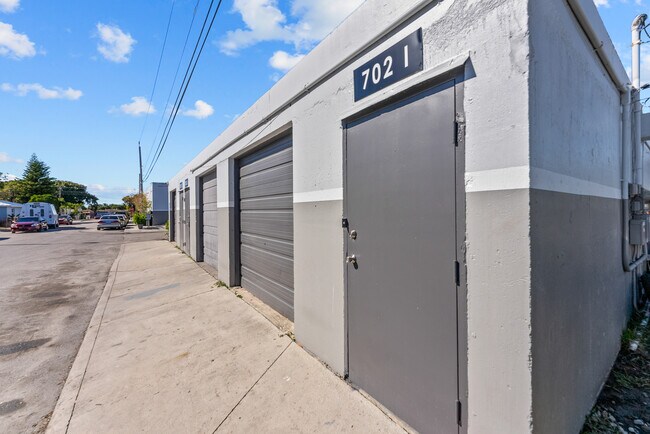 More details for 1318-1322 S J St, Lake Worth, FL - Industrial to Rent