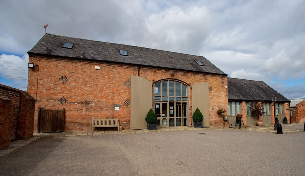 Dovecote Ct, Leicester for sale - Primary Photo - Image 1 of 1