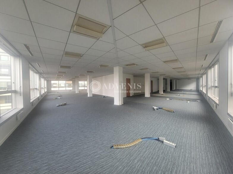25 Allée De Seine, Saint-Denis to rent - Building Photo - Image 3 of 10