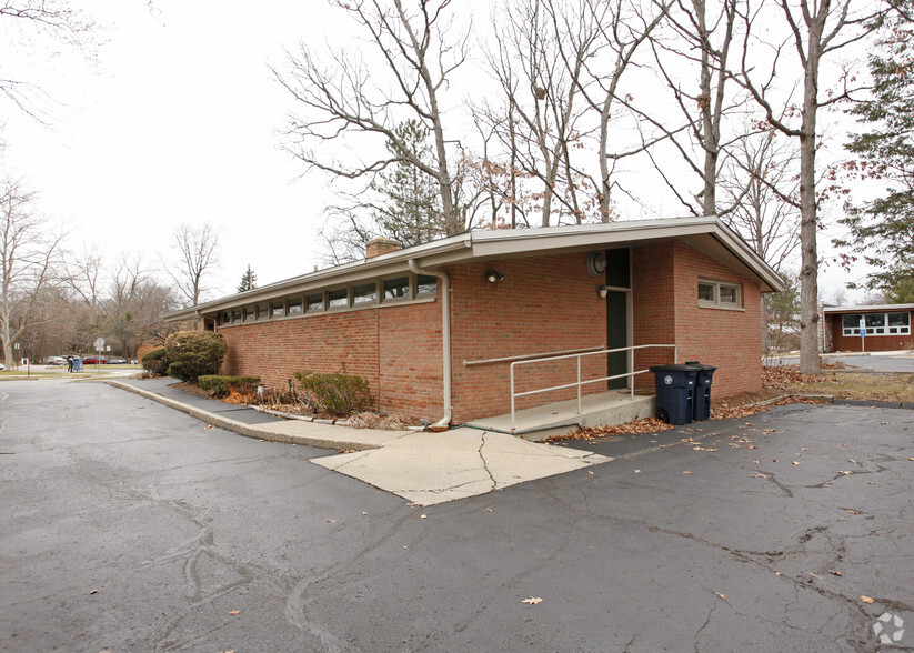 2201 Medford Rd, Ann Arbor, MI for rent - Building Photo - Image 2 of 21