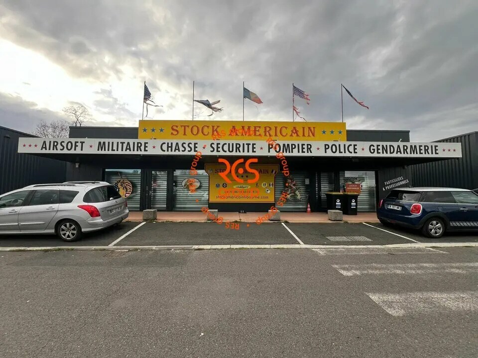 Location Entrepôt 260 m² - Photo 1