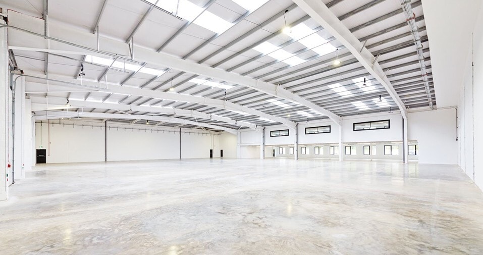 Leatherhead Rd, Chessington to rent Interior Photo- Image 1 of 1