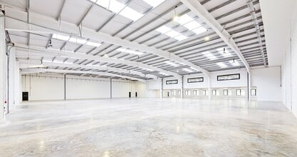 Leatherhead Rd, Chessington to rent Interior Photo- Image 1 of 1