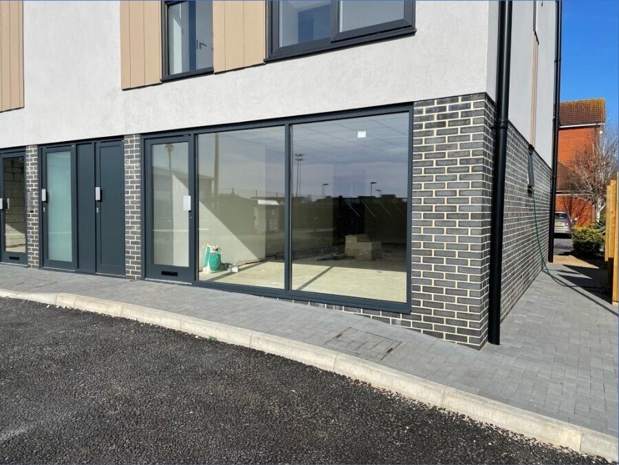 Mead Dr, Ipswich IP5 2HJ UK