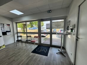Rue de Bretagne, Saint-Ouen-l'Aumône to rent Interior Photo- Image 1 of 17