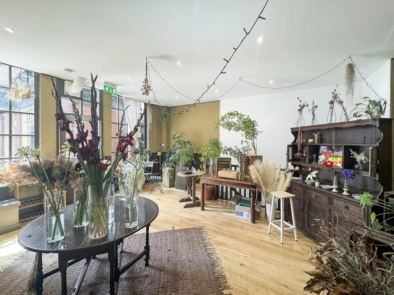 Pied Bull Yard, London to rent - Building Photo - Image 3 of 9