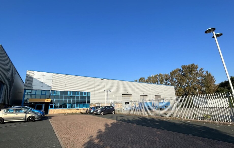 Nash Rd, Redditch to rent Primary Photo- Image 1 of 2