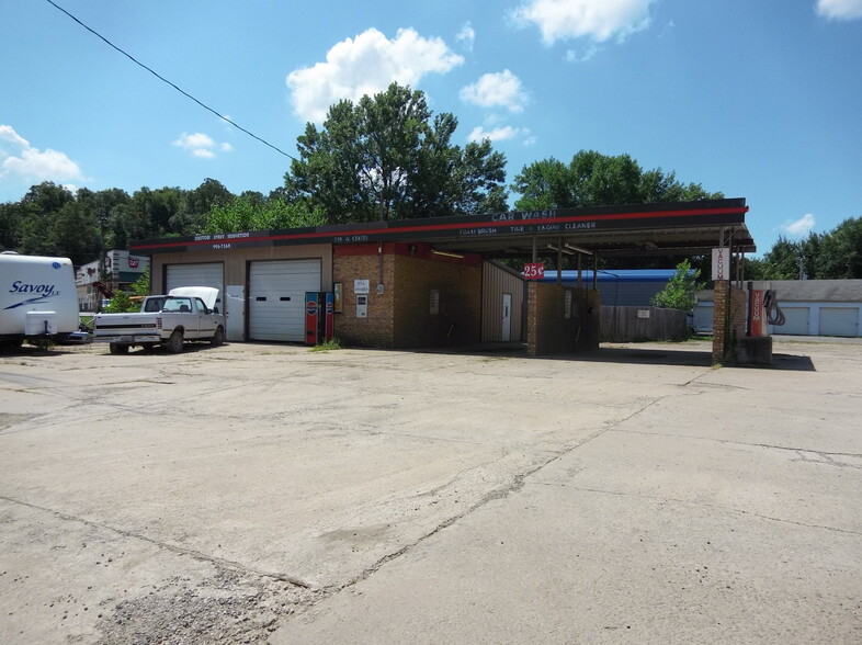 739 W Center St, Greenwood, AR for sale - Primary Photo - Image 1 of 4