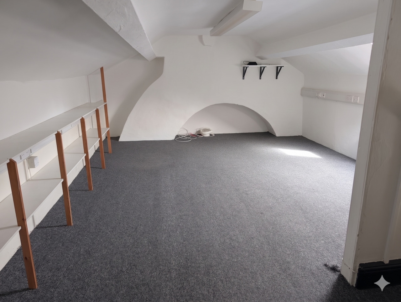 7-11B Park St, Lytham St. Annes to rent Interior Photo- Image 1 of 2