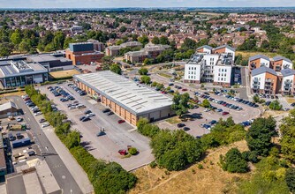 Court Dr, Dunstable to rent Building Photo- Image 1 of 2