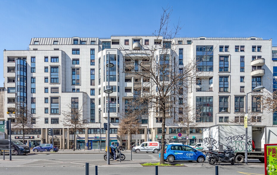 Office in Le Kremlin-Bicêtre to rent - Primary Photo - Image 1 of 3