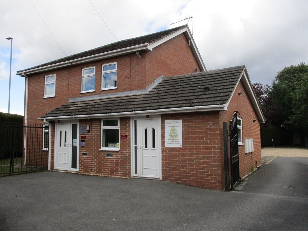 74 Bridgegate, Retford to rent Building Photo- Image 1 of 4