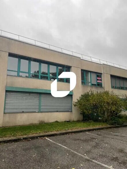 Office in Eybens to rent - Building Photo - Image 2 of 8