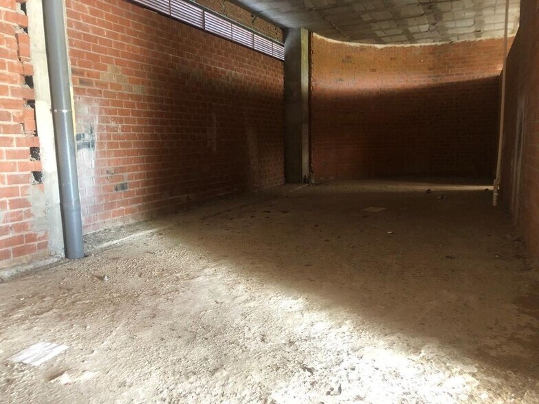 Retail in Cáceres, Cáceres to rent - Interior Photo - Image 3 of 7