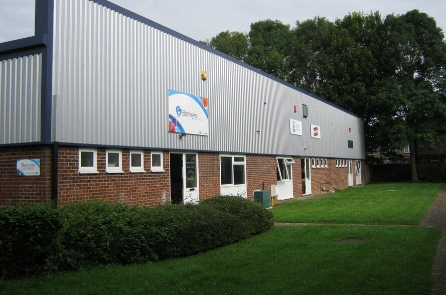 Salterns Ln, Fareham PO16 0SU UK