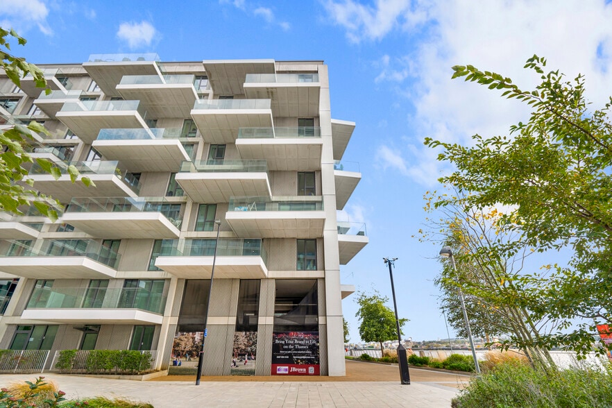 Royal Wharf walk, London for sale - Building Photo - Image 2 of 2