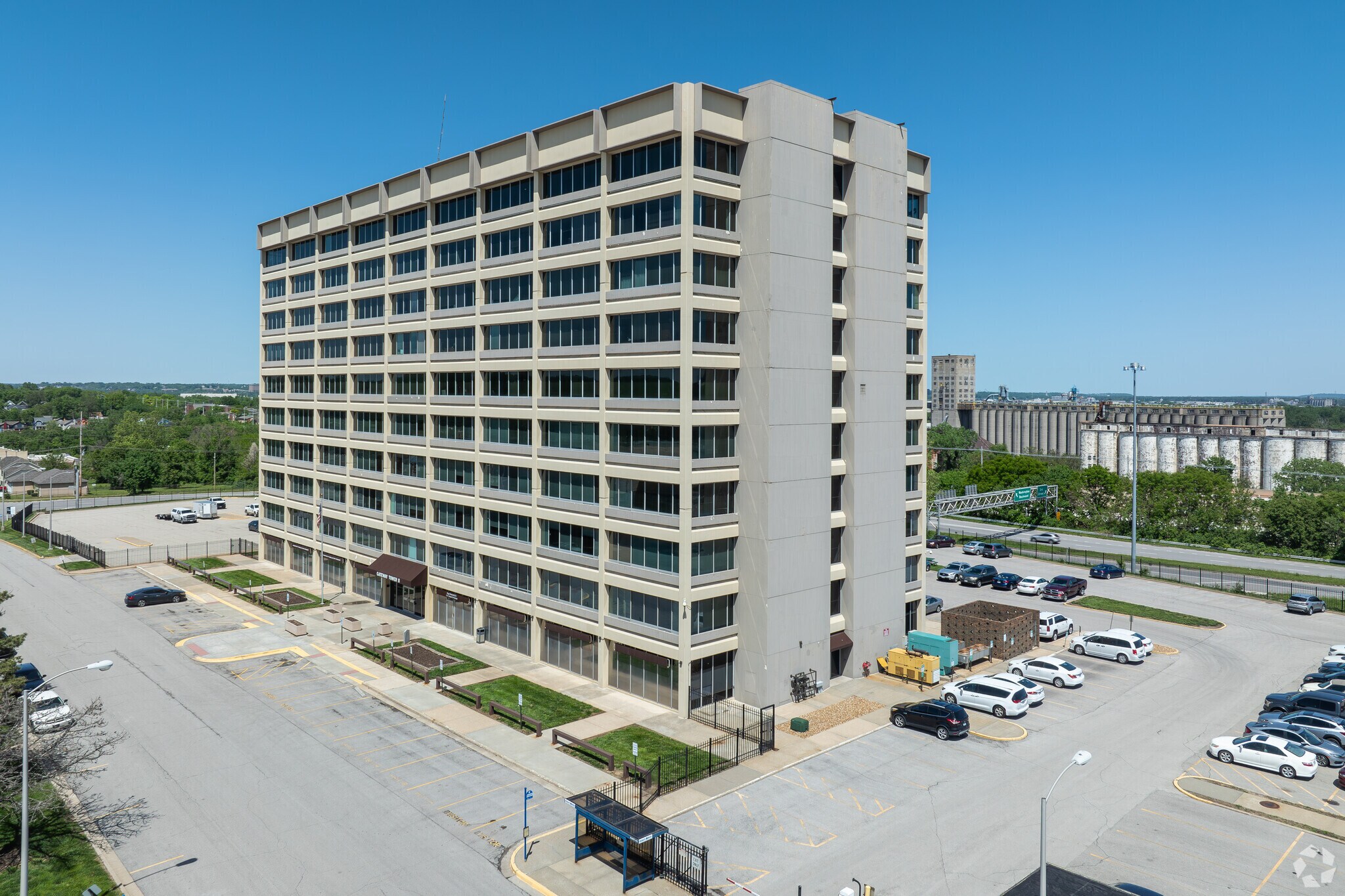 400 State Ave, Kansas City, KS for sale Primary Photo- Image 1 of 1