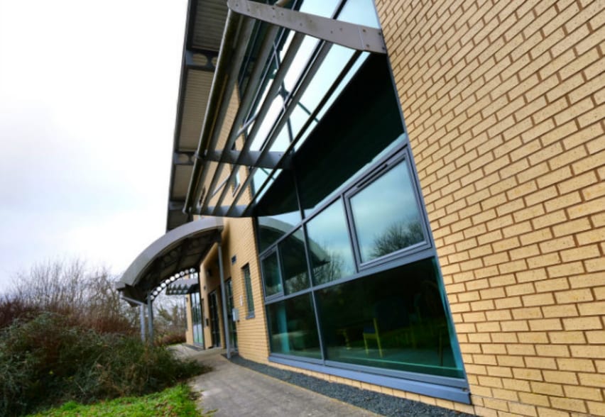 5-6 Heart Of Wales Business Park, Llandrindod Wells to rent - Building Photo - Image 2 of 4